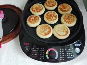 时间到后，翻面进行同样设置烙制两面金黄