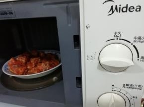 在放入微波炉中