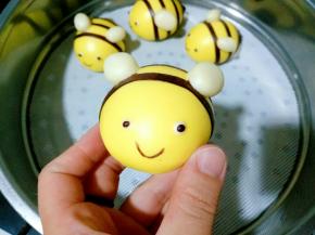 温暖处醒发30分钟左右，开水上锅，蒸10-15分钟关火闷5分钟左右（冬天可选择蒸锅中醒发，或者借助发酵箱，发酵至轻按表面慢慢回弹就可以了）