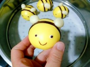 温暖处醒发30分钟左右，开水上锅，蒸10-15分钟关火闷5分钟左右（冬天可选择蒸锅中醒发，或者借助发酵箱，发酵至轻按表面慢慢回弹就可以了）