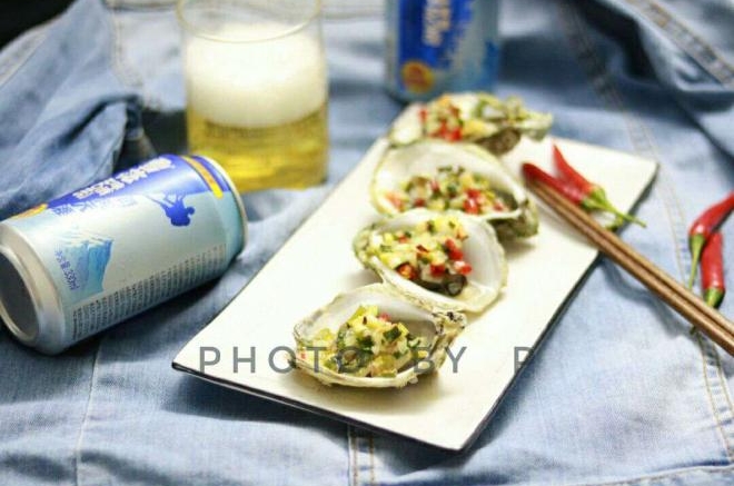 烤生蚝，球迷必备宵夜。