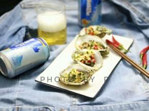 开生蚝可以叫店家帮你开，回来再清洗也是很卫生的。如果小朋友要吃，可以少放些辣椒。