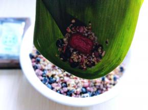 加入一颗去核的红枣。