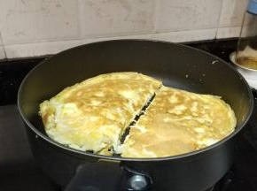 翻面再煎至金黄