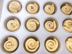 我家里的室温27度，发酵了快一个小时，家里太热的建议开空调，以免跑酥