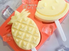 硅胶脱膜要注意力度，力度太大很容易破坏造型哦！