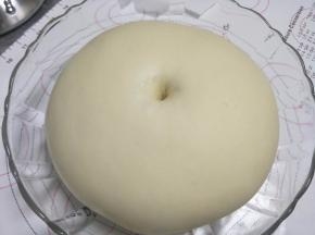 大约2倍大，手指沾粉戳洞不是大幅回缩即可。