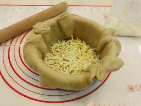 铺一层马苏里拉奶酪