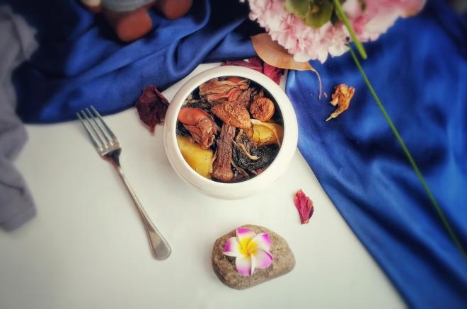 发菜蚝干苹果银鱼汤