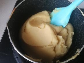 一直要炒到这种能抱团的状态，然后关火晾至温凉。