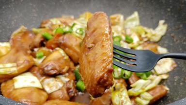 我开动了，一起来品尝吧！