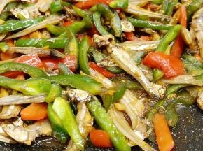 翻炒均匀就可以起锅。