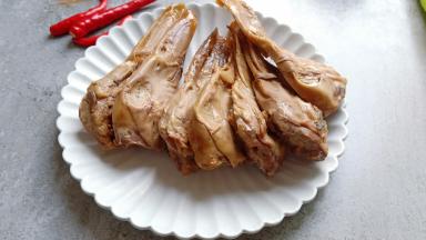 提前拿出来解冻。