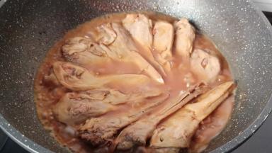 快中小火慢慢炖入味。