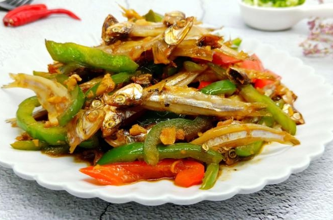 双椒炒鱼干