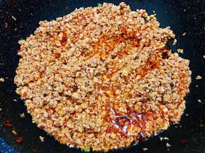 肉糜不要结块，散散的最好