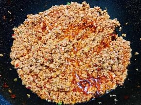 肉糜不要结块，散散的最好