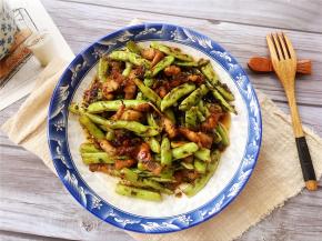 关火，起锅，装盘。