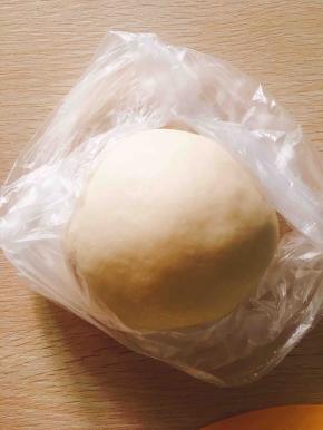 把团体团成团，放到保鲜膜里面