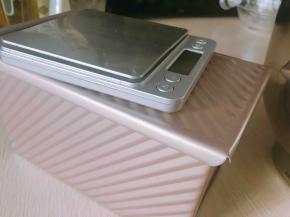 450g吐司盒一个，电子称