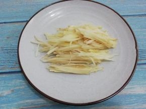 姜洗干净切成片再切成丝