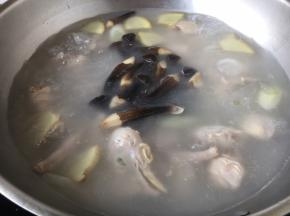 小火煮10分钟。