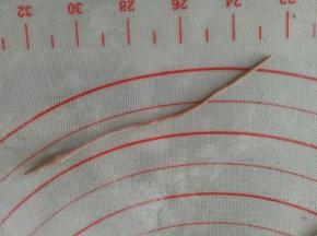 可可面团搓一个细条