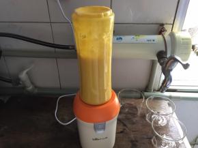 按启动键，大概两分钟的样子就能全部打碎