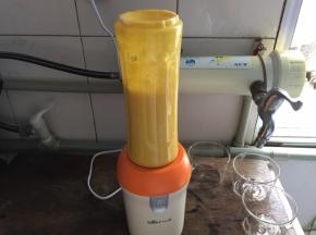 按启动键，大概两分钟的样子就能全部打碎
