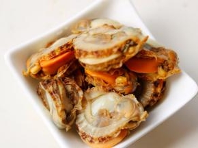 把扇贝肉取出来待用。