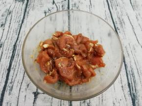 搅拌均匀腌制五十分钟