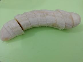香蕉去皮切成块