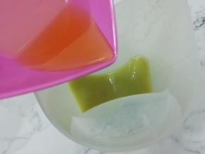 再倒入蜂蜜搅拌均匀