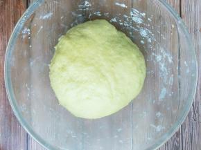 揉成光滑面团。