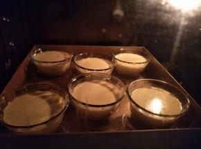 提前预热烤箱150度，40分钟。再闷至少30分钟到1小时。