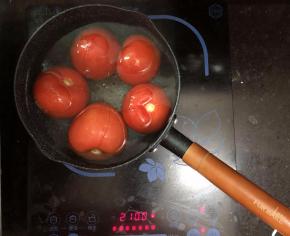 放在已经烧开的水中煮30秒就可以捞出