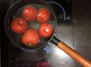放在已经烧开的水中煮30秒就可以捞出