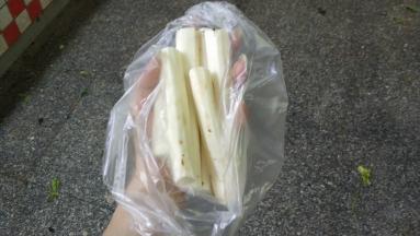 山药让商家去好皮切段（自己去皮一定要带上手套，不然会手痒）