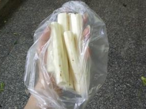 山药让商家去好皮切段（自己去皮一定要带上手套，不然会手痒）