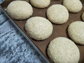 放置到温暖地方，大概1.5倍大，发酵完成。