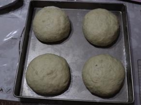 折叠结束后等待发酵至1-1.5倍大即可开始烘烤。