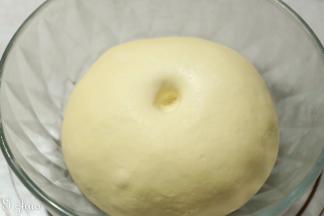 把揉匀的面团放入冰箱冷藏24小时后备用。