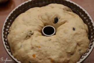 最近比较热，室外温度在33度左右。室内常温发酵下发酵了30分钟