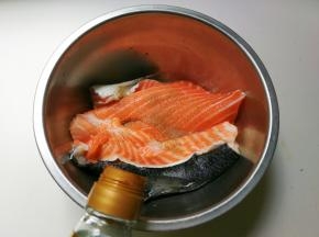 放一勺蒸鱼豉油
