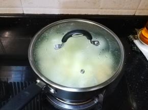 盖上盖子焗二分钟即可