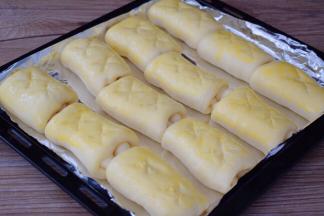 用刀在表面切花刀