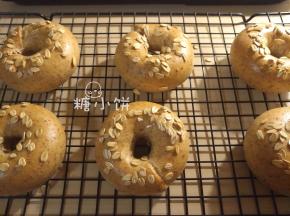 送入预热好200℃的烤箱中上层，烤17分钟即可