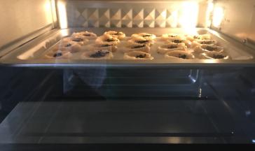 放入烤箱180度18-20分钟。