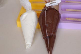 放凉装入裱花袋