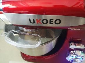 除蔓越莓和黄油外，所有原料都放入厨师机桶中，启动机器